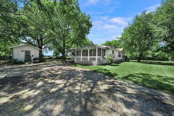 Property Photo: 81 Spur 71 TX 75482