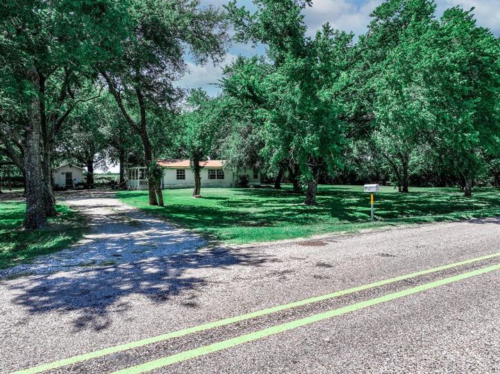 Property Photo: 81 Spur 71 TX 75482