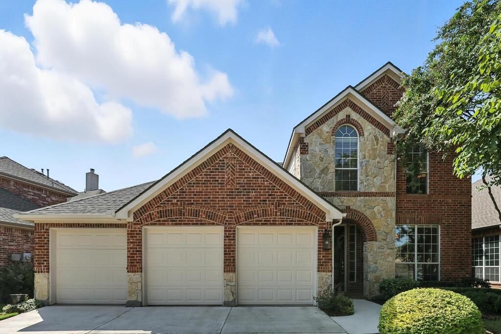 Property Photo:  1044 Dayton Drive  TX 76226 