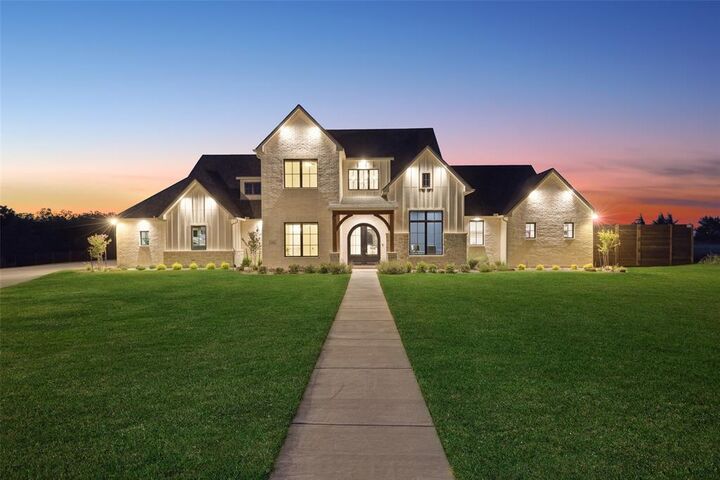 Property Photo: 4411 Tea Olive Trail TX 76065