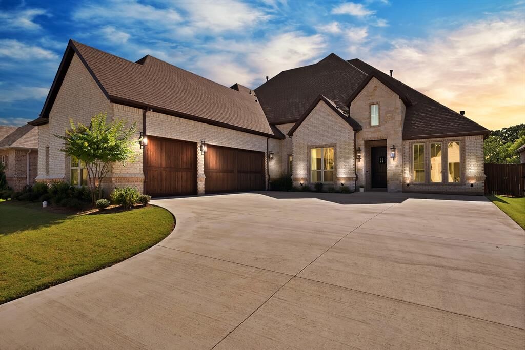 Property Photo:  7217 Harris Place  TX 76001 