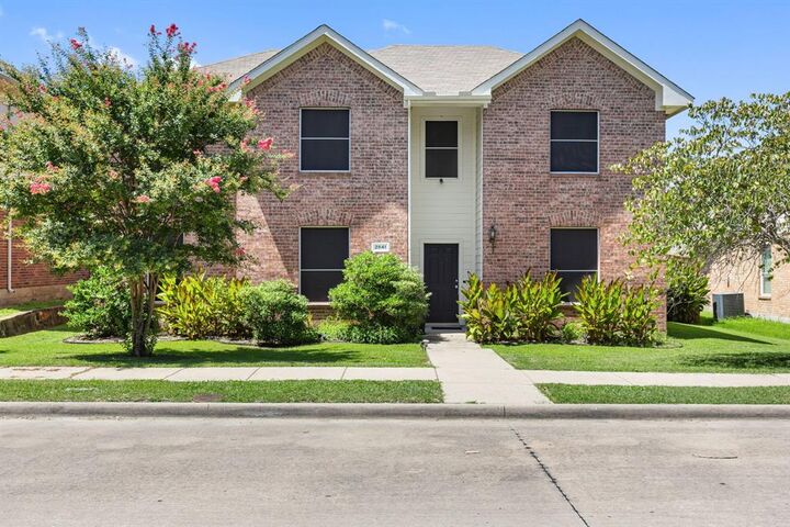 Property Photo: 2841 Tangleglen Drive TX 75032