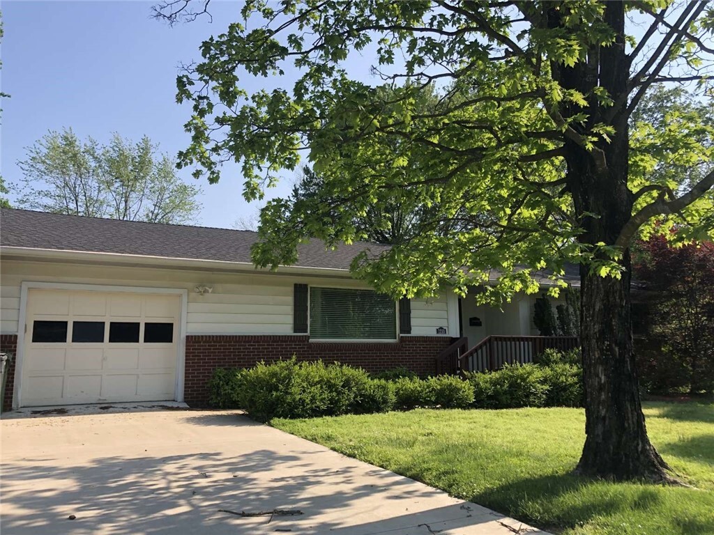 1210 W Cherry Street  Rogers AR 72756 photo