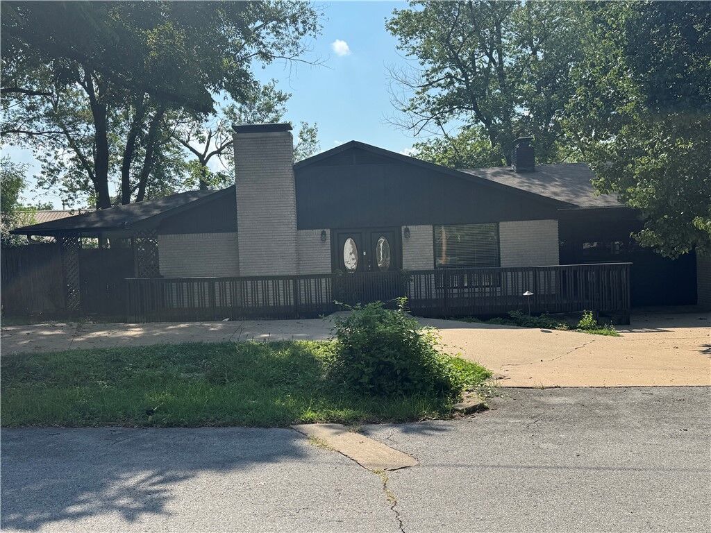 Property Photo: 110 N Gunter Street AR 72761