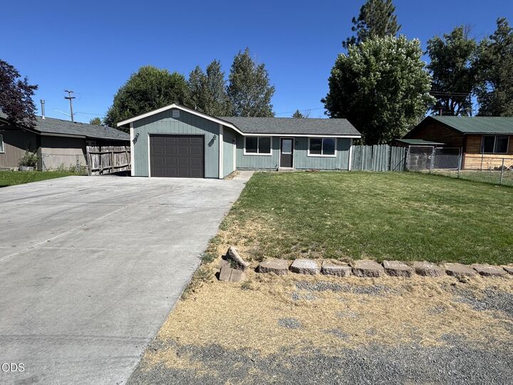 Property Photo:  31643 Klamath Street  OR 97623 