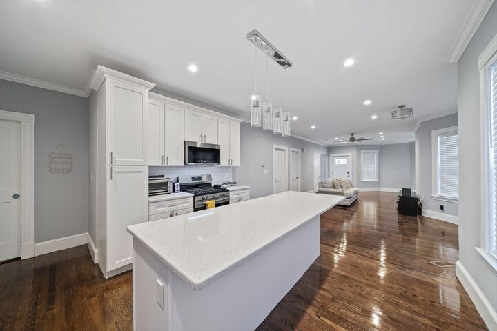 Property Photo:  220 Blue Hills Pkwy 220  MA 02186 