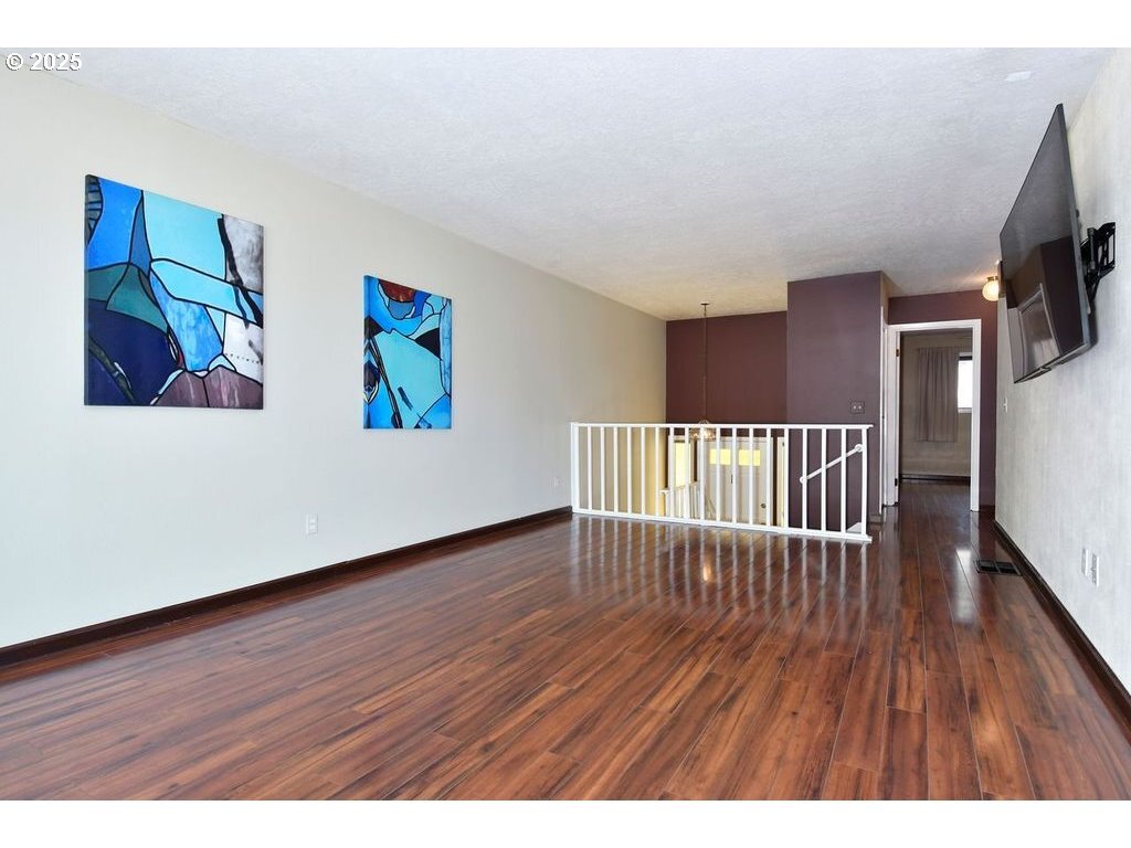 Property Photo: 3016 NE 149th Ave OR 97230