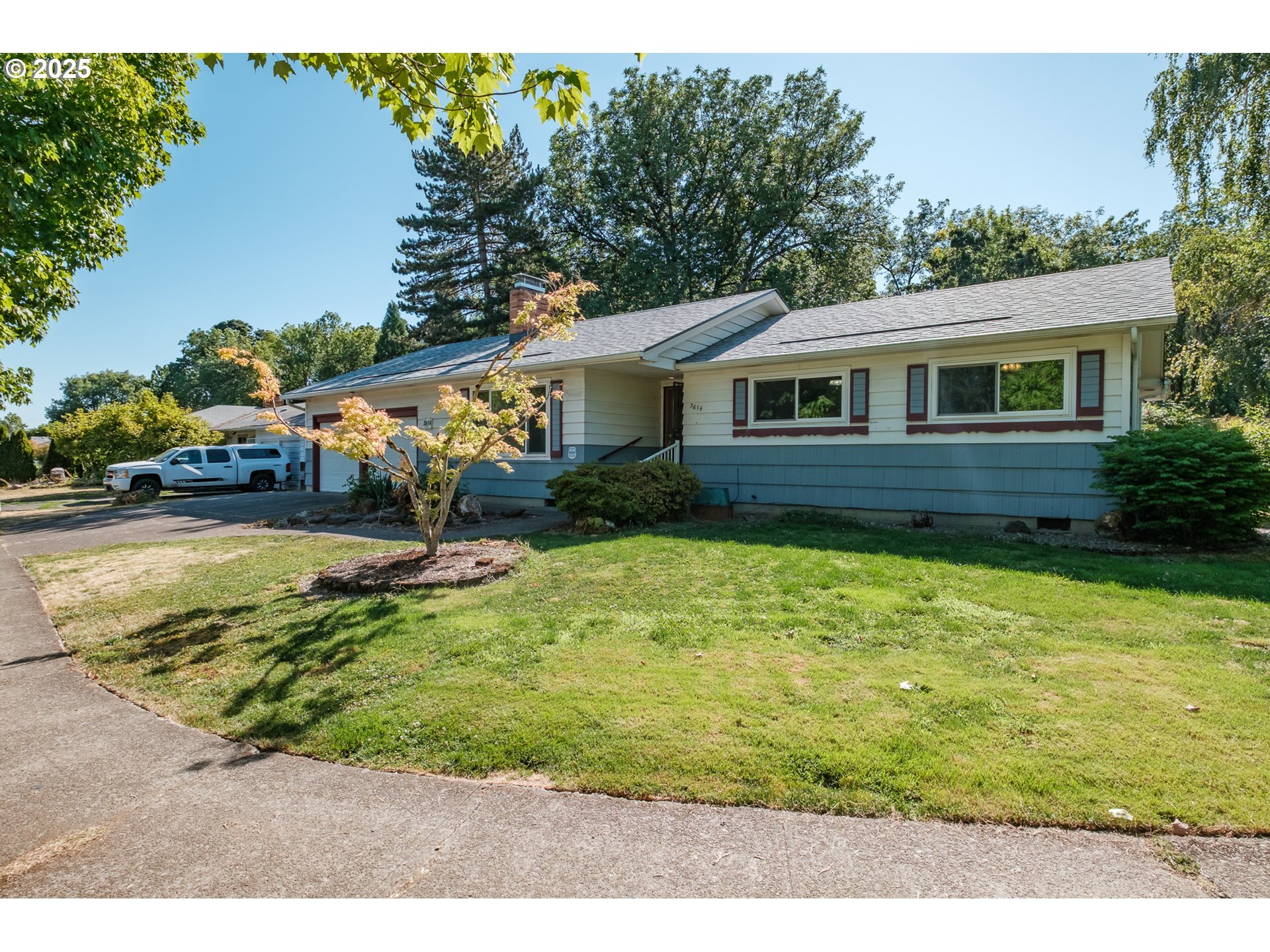 Property Photo: 3614 31st Ave OR 97301
