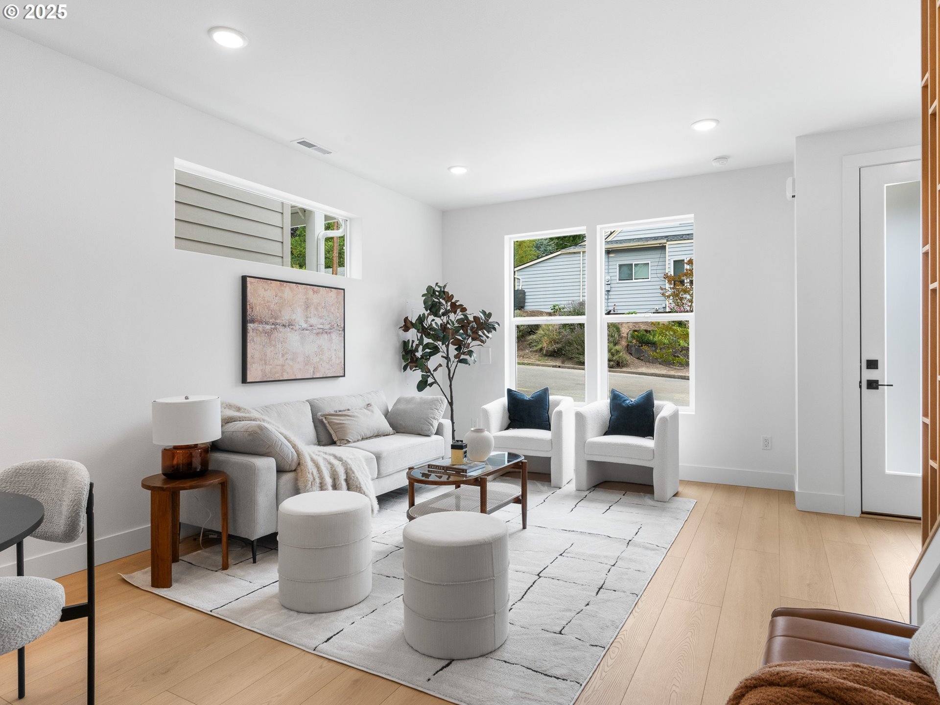 Property Photo: 7489 SW 36th Ave OR 97219