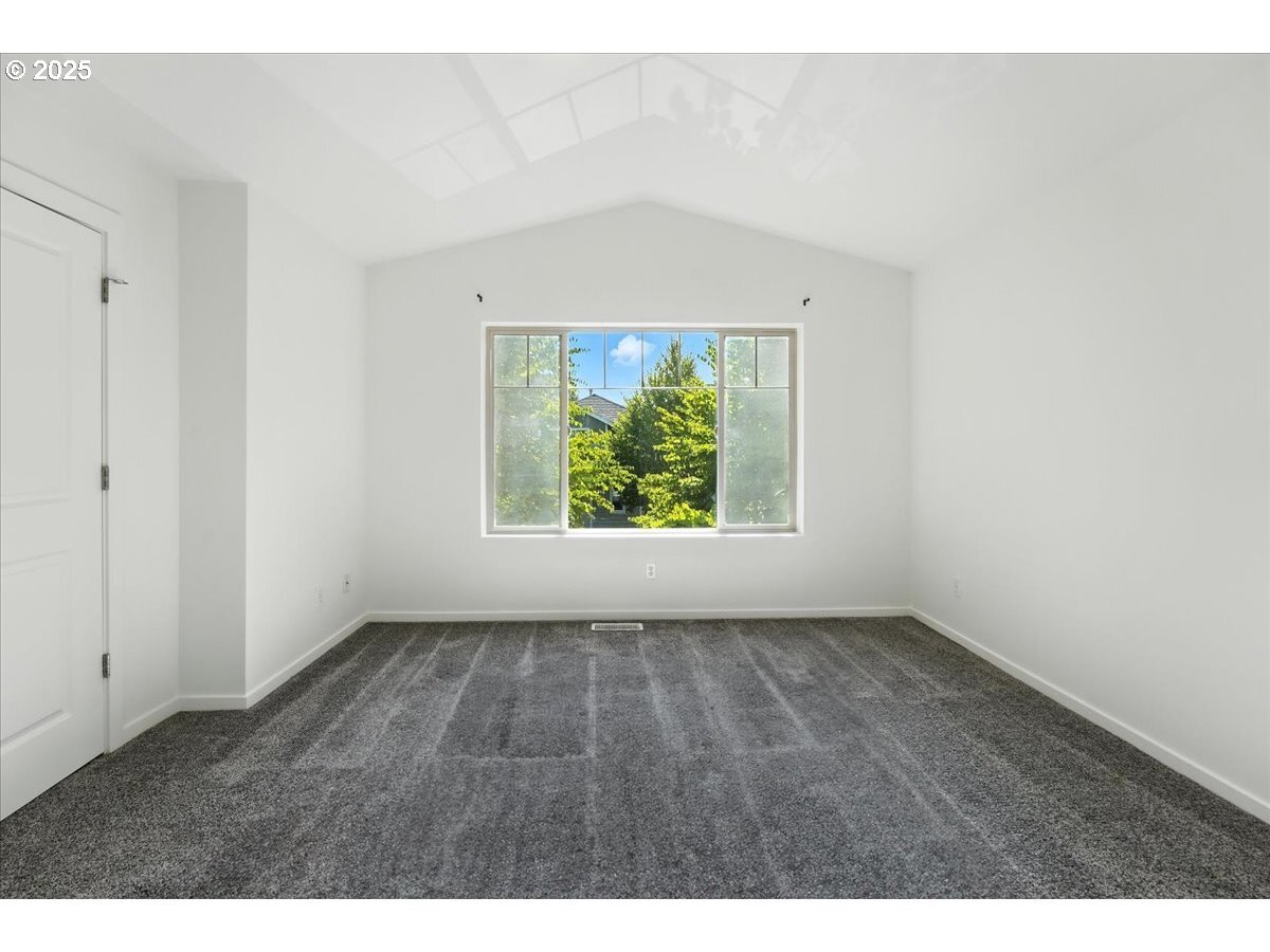 Property Photo: 7802 SE Sporri Ln 21 OR 97267