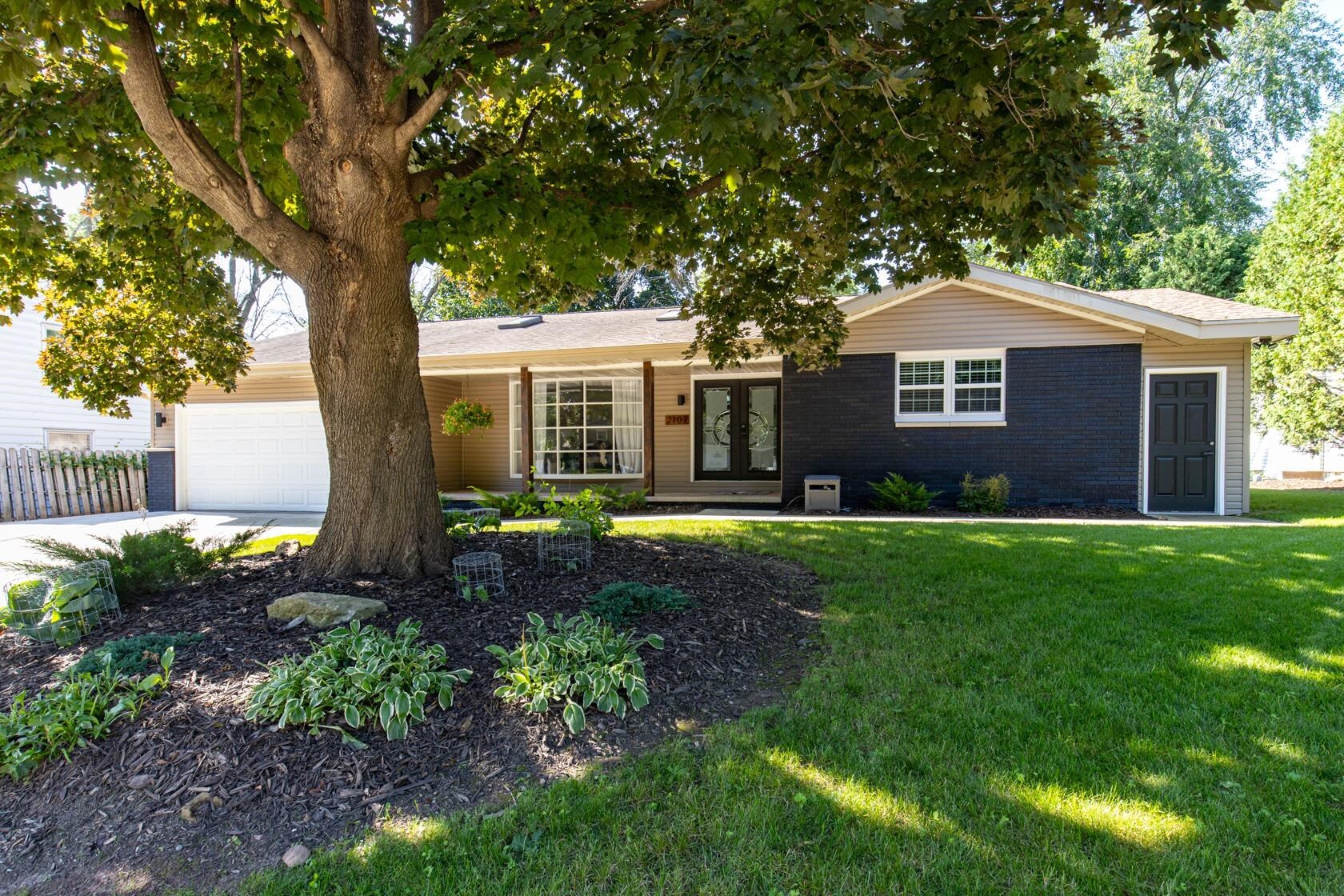 Property Photo: 2107 Riverside Drive WI 54130
