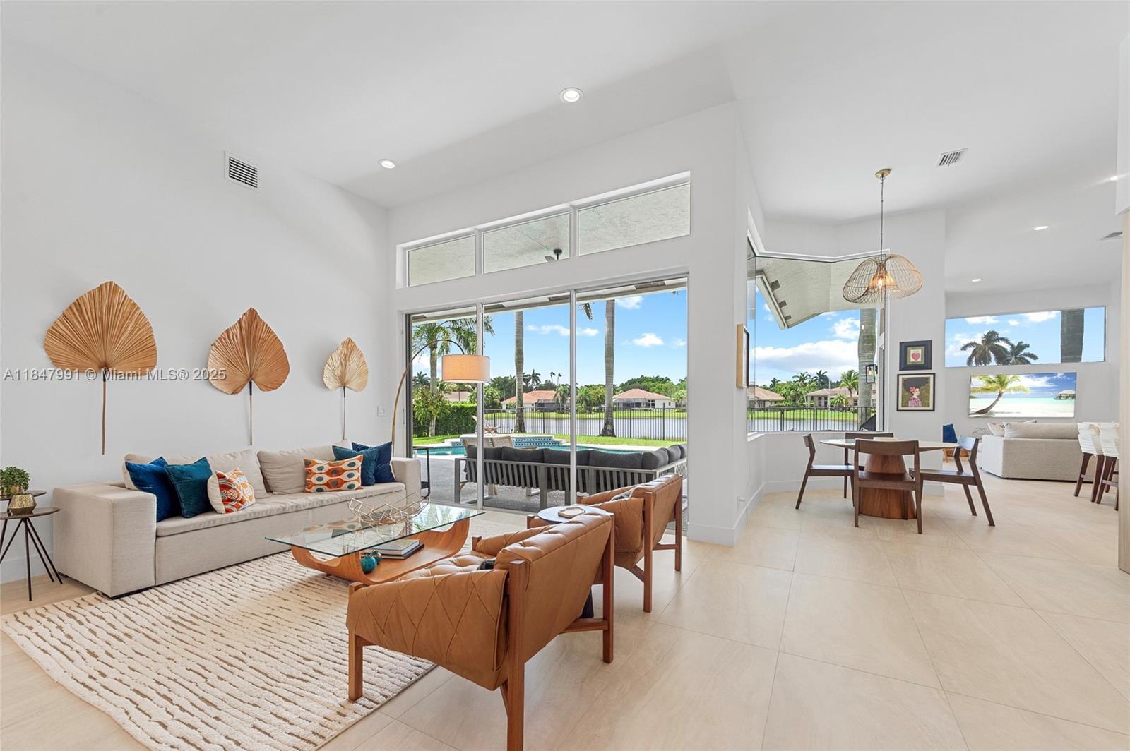 Property Photo: 341 Mallard Rd FL 33327
