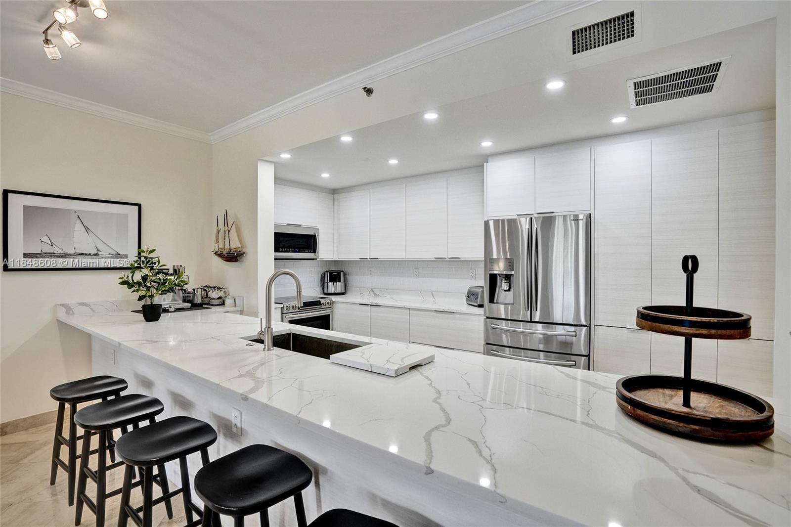 3700 Island Blvd C206  Aventura FL 33160 photo