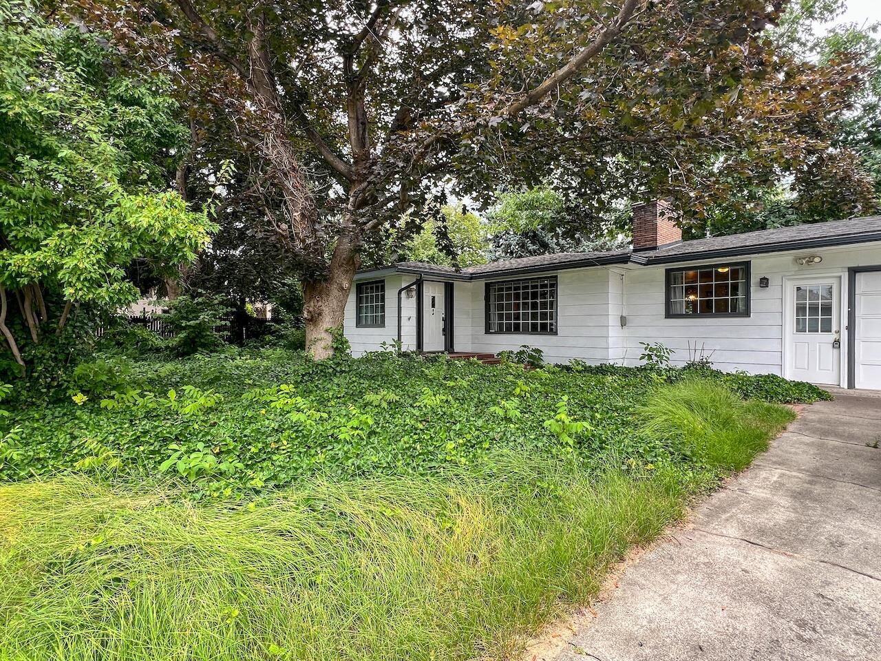 Property Photo:  8408 E Boone Ave  WA 99212 