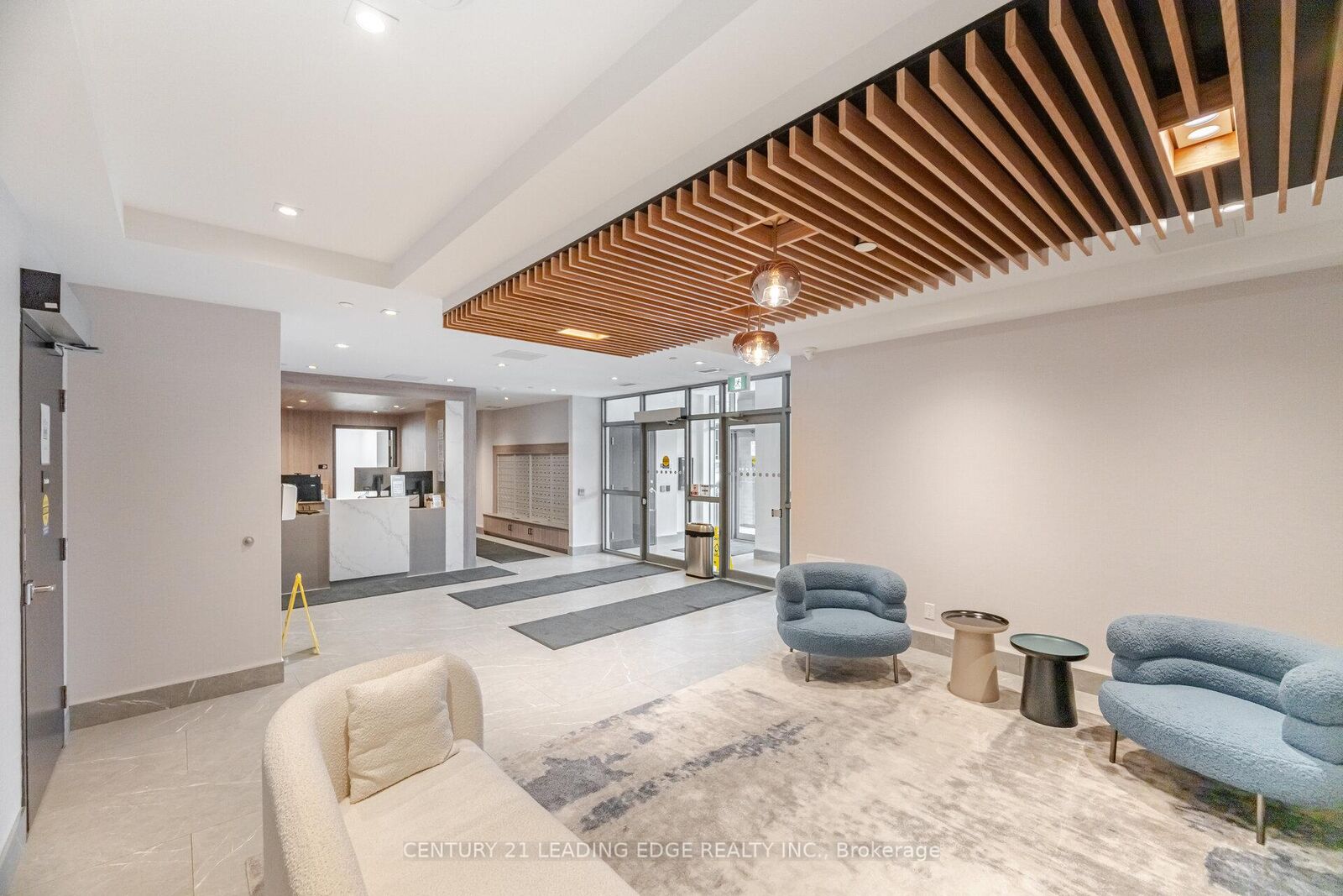 Property Photo:  56 Lakeside Terrace 613  ON L4M 0L4 