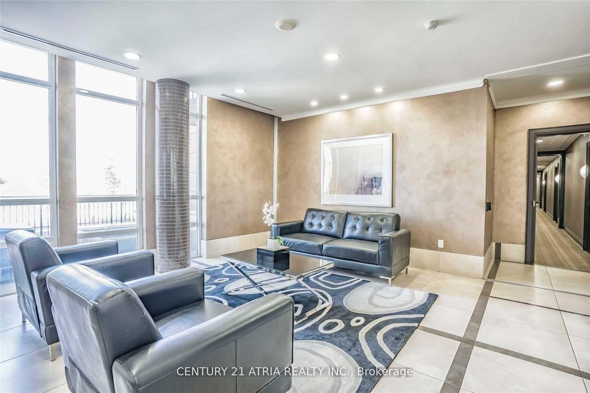 Property Photo:  151 Upper Duke Crescent 606  ON L6G 0E1 