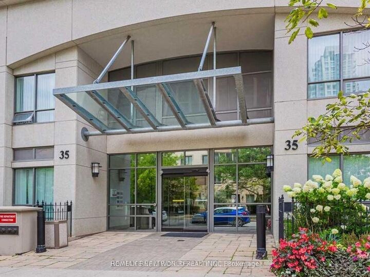 Property Photo:  35 Hollywood Avenue 619  ON M2N 0A9 