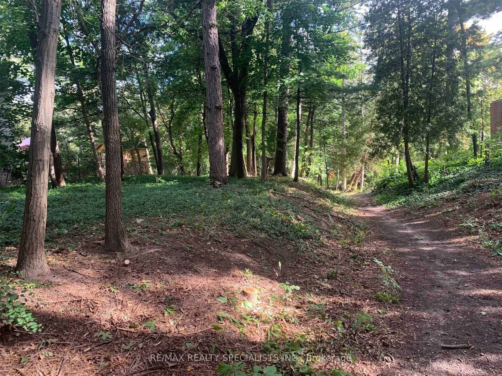 Property Photo: 1385 Clarkson Road N ON L5J 2W6
