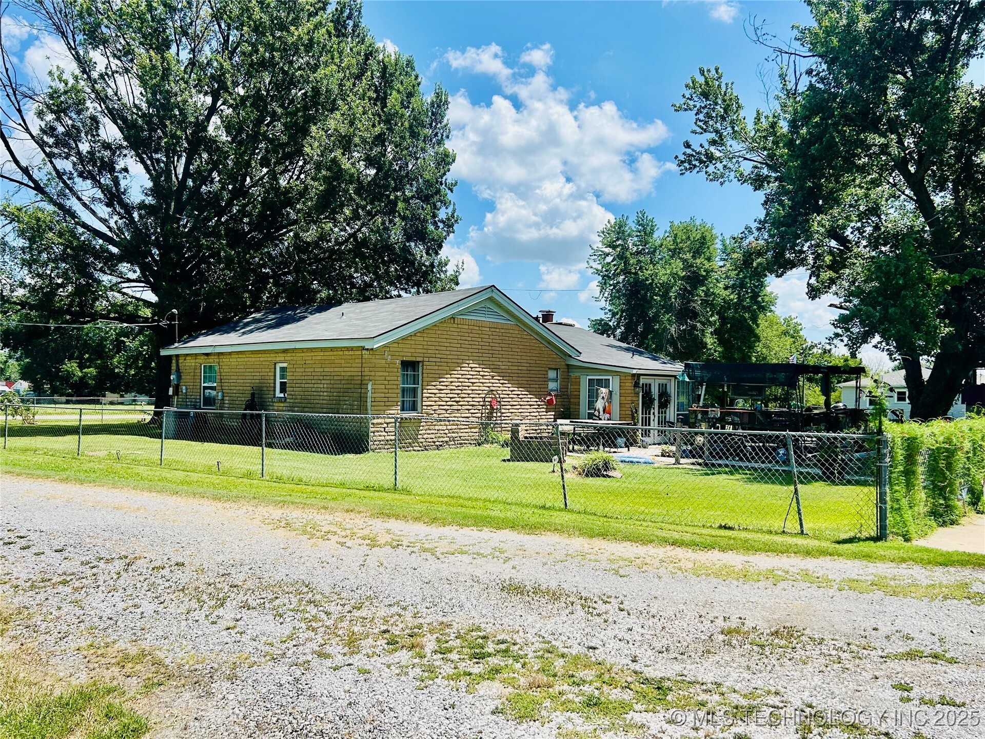 Property Photo: 1231 S 61st Street W OK 74401
