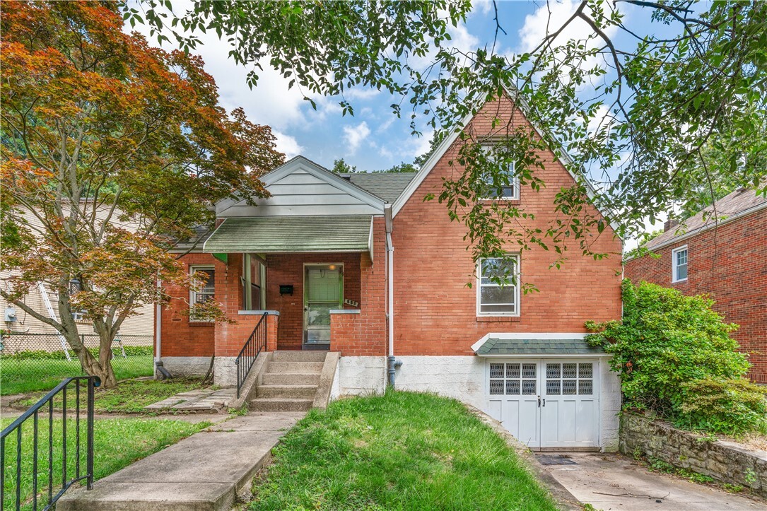 Property Photo: 669 Loretta PA 15217