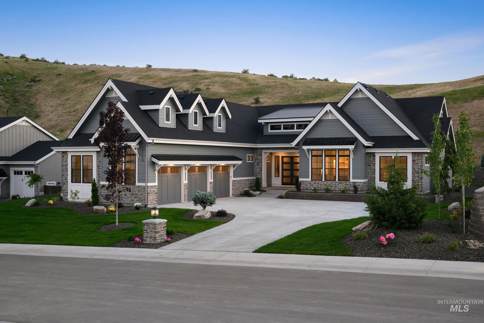 Property Photo: 3204 N Harvest Moon Way ID 83616