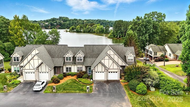 103 Heron Cove Loop  Hickory NC 28601 photo
