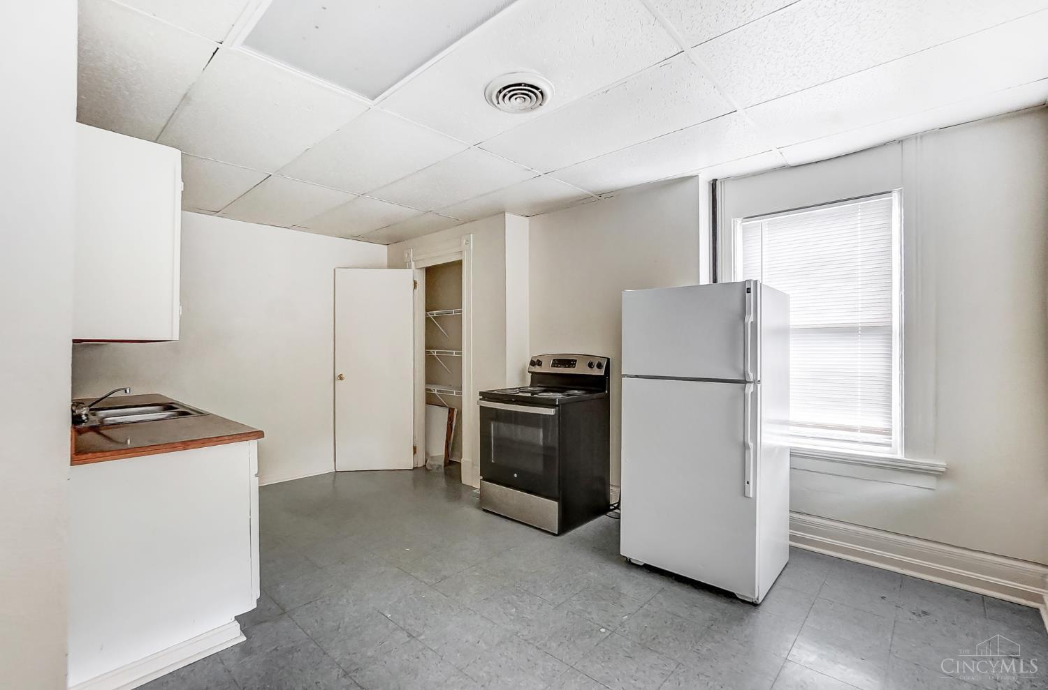 Property Photo:  1900 State Avenue  OH 45204 