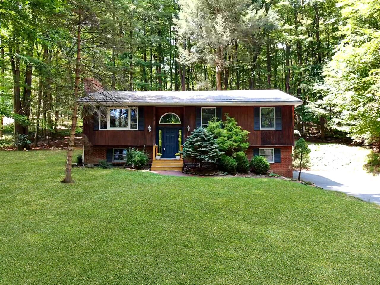 Property Photo: 106 Greater Inagua Ct PA 15801