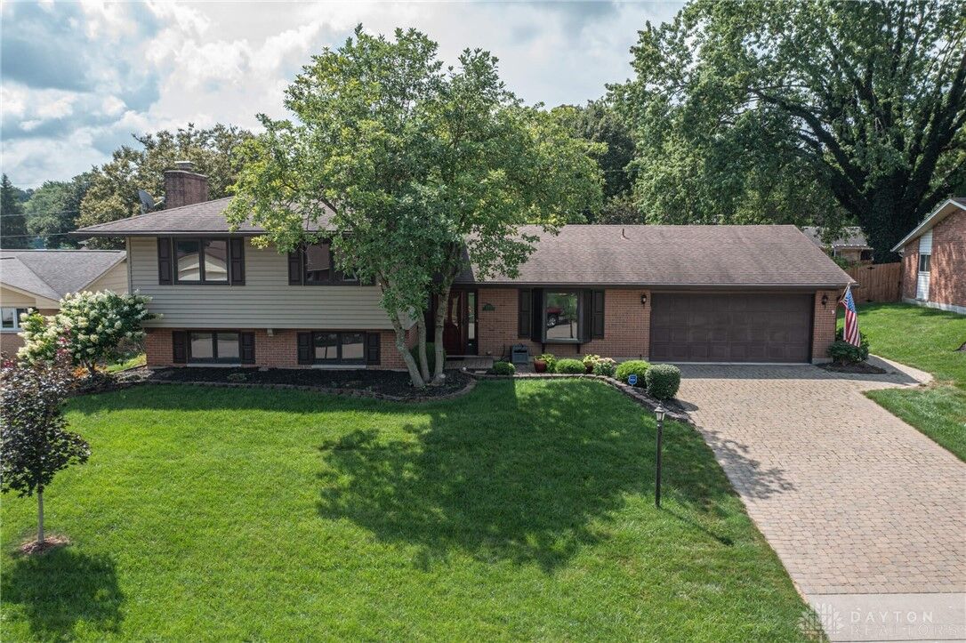 Property Photo:  2320 Fairhill Lane  OH 45440