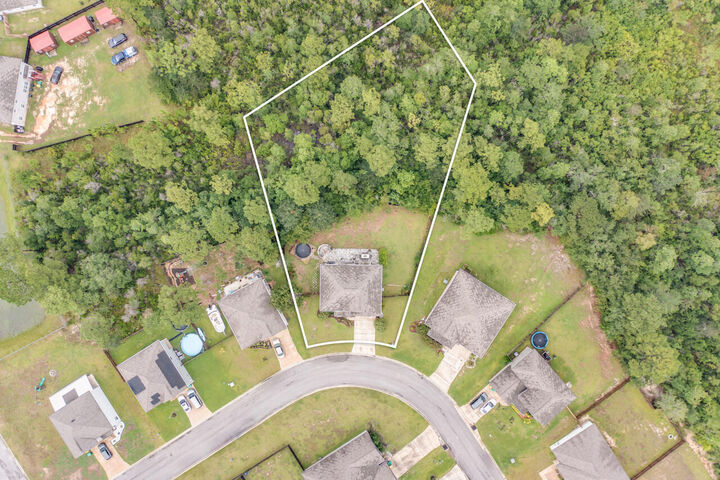 Property Photo: 4648 Plover Drive FL 32539