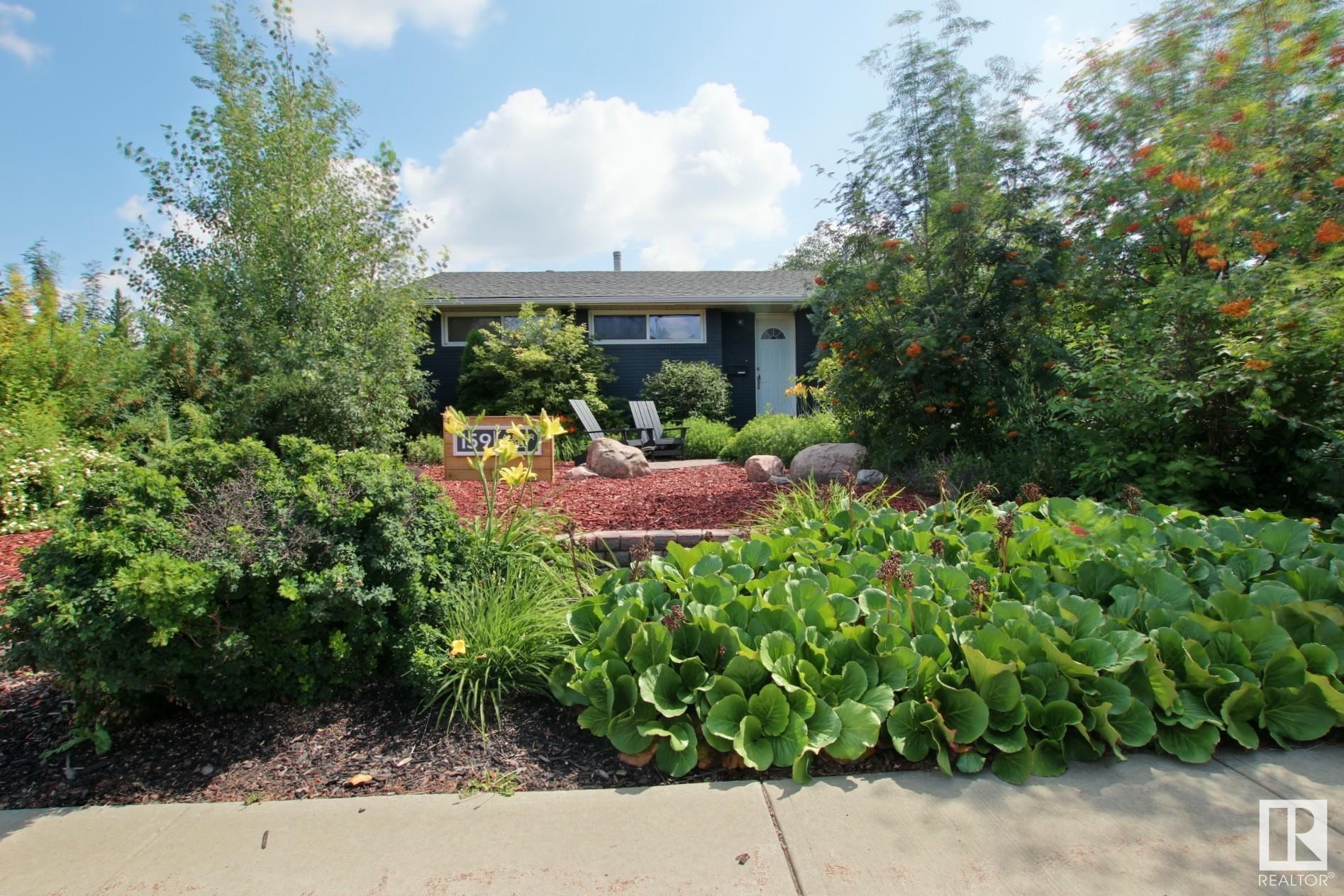 Photo de la propriété:  159 Laurier Drive NW  AB T5R 5P9 