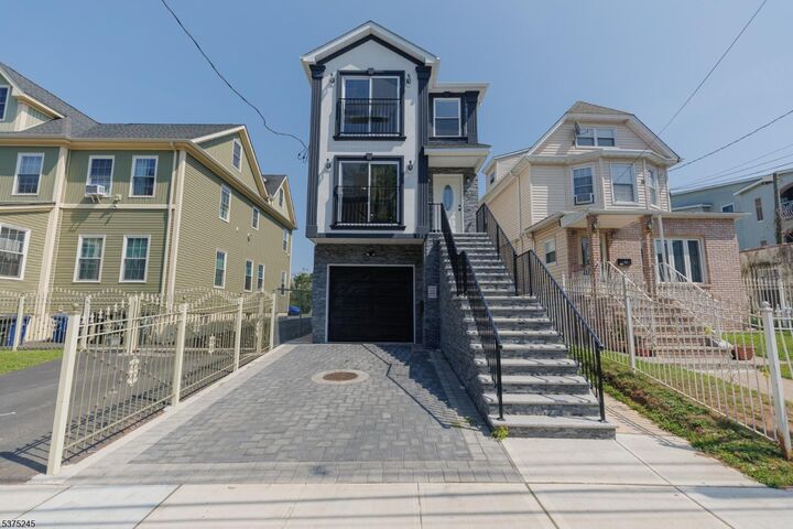 515 Walnut St 2  Elizabeth City NJ 07201 photo