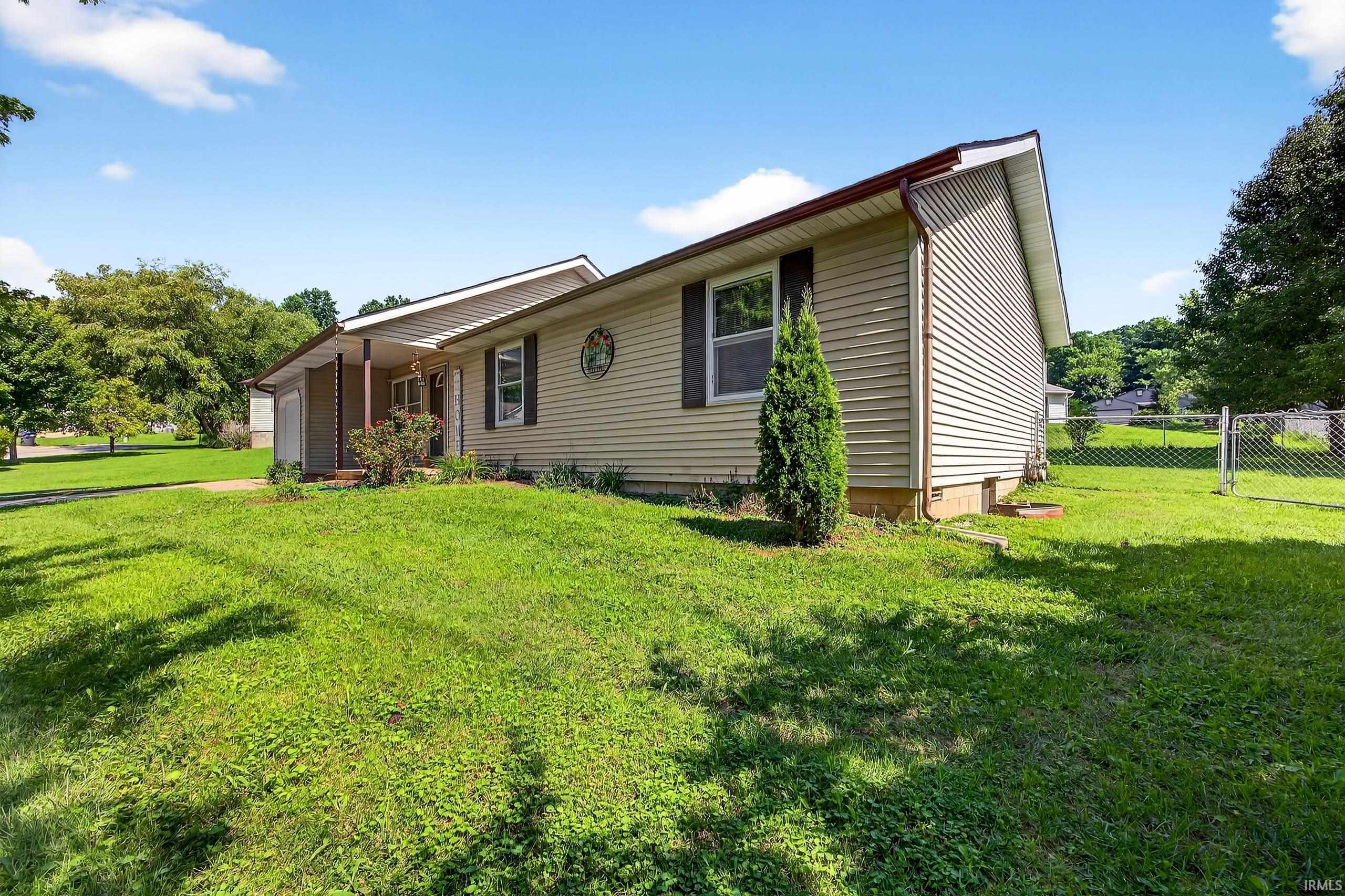 Property Photo: 342 E Briarwood Lane IN 47429