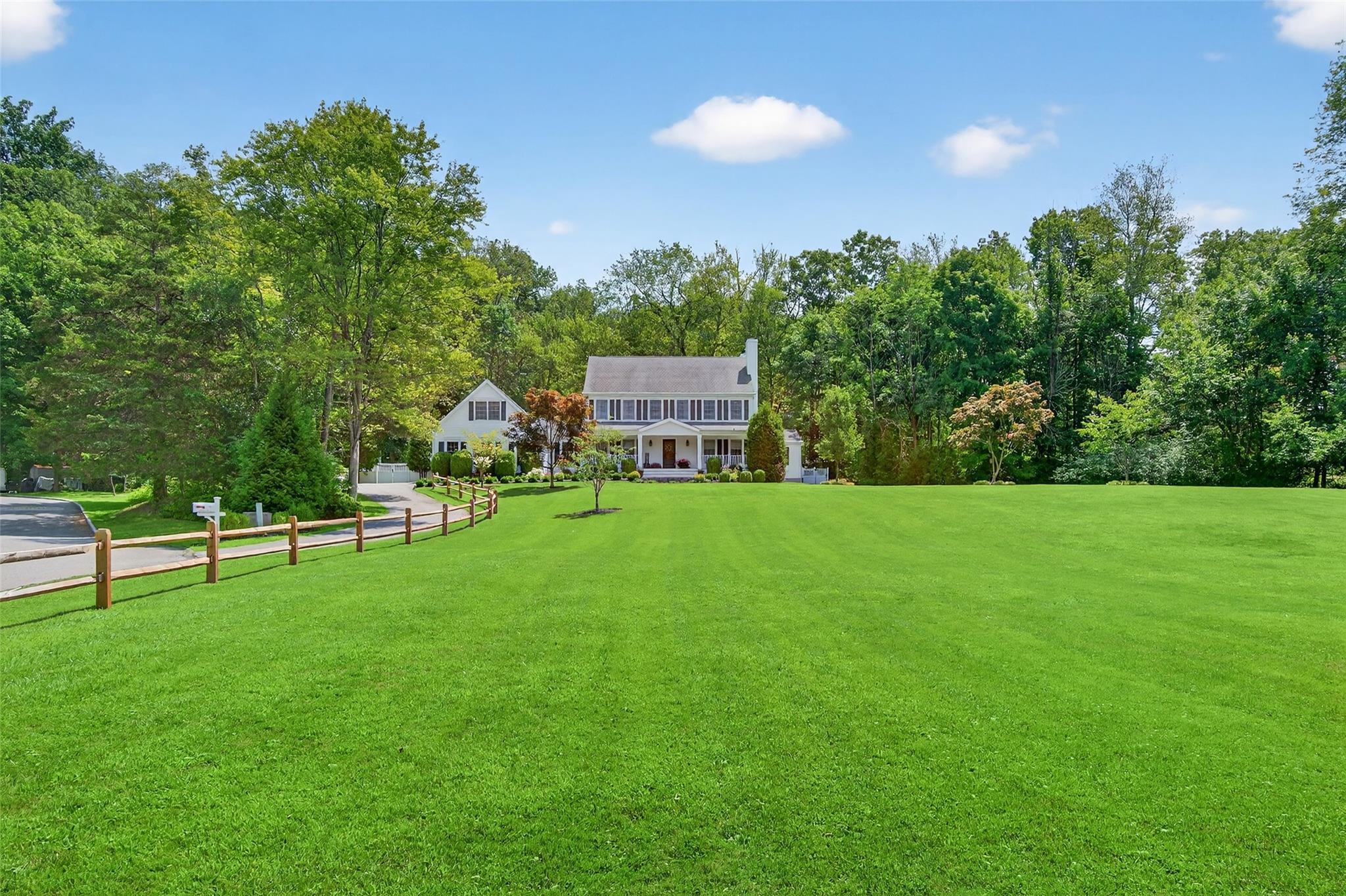 Property Photo:  4 Ashton Road  NY 10536 