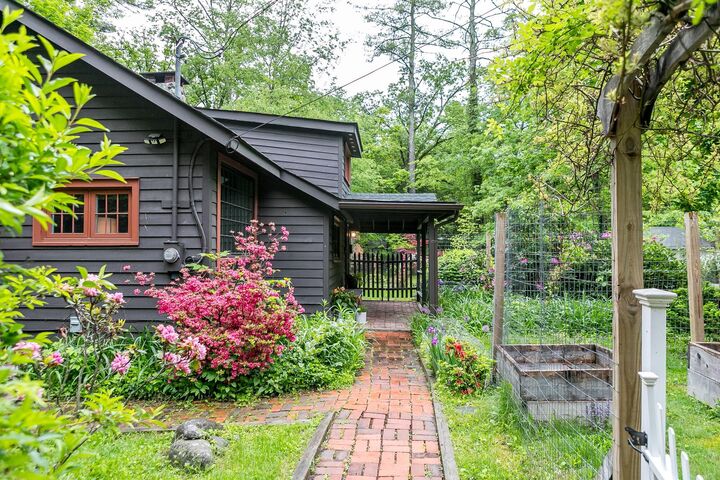Property Photo:  28 Pinegrove Street  NY 12498 