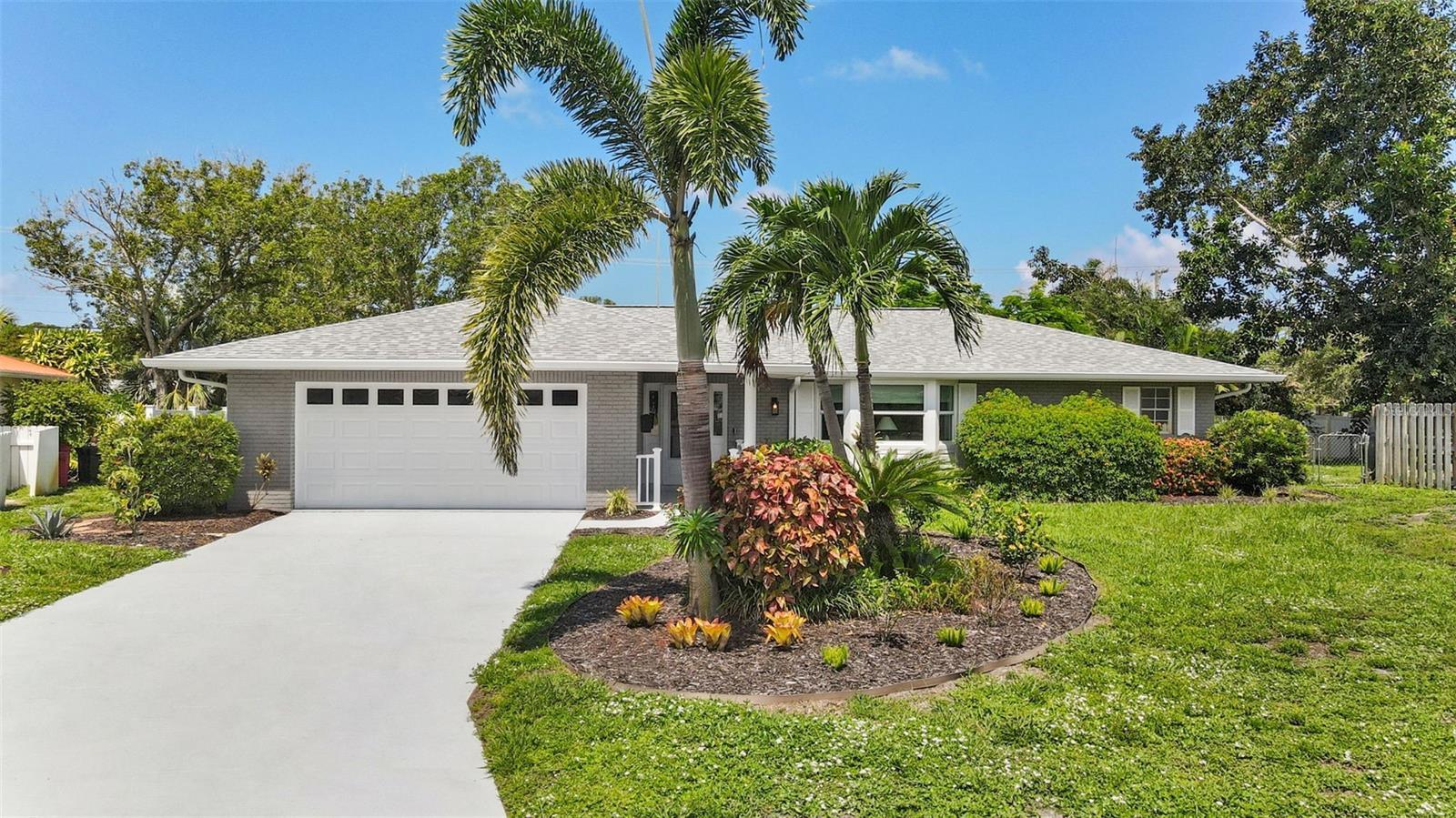 Property Photo: 7412 13th Avenue Drive W FL 34209