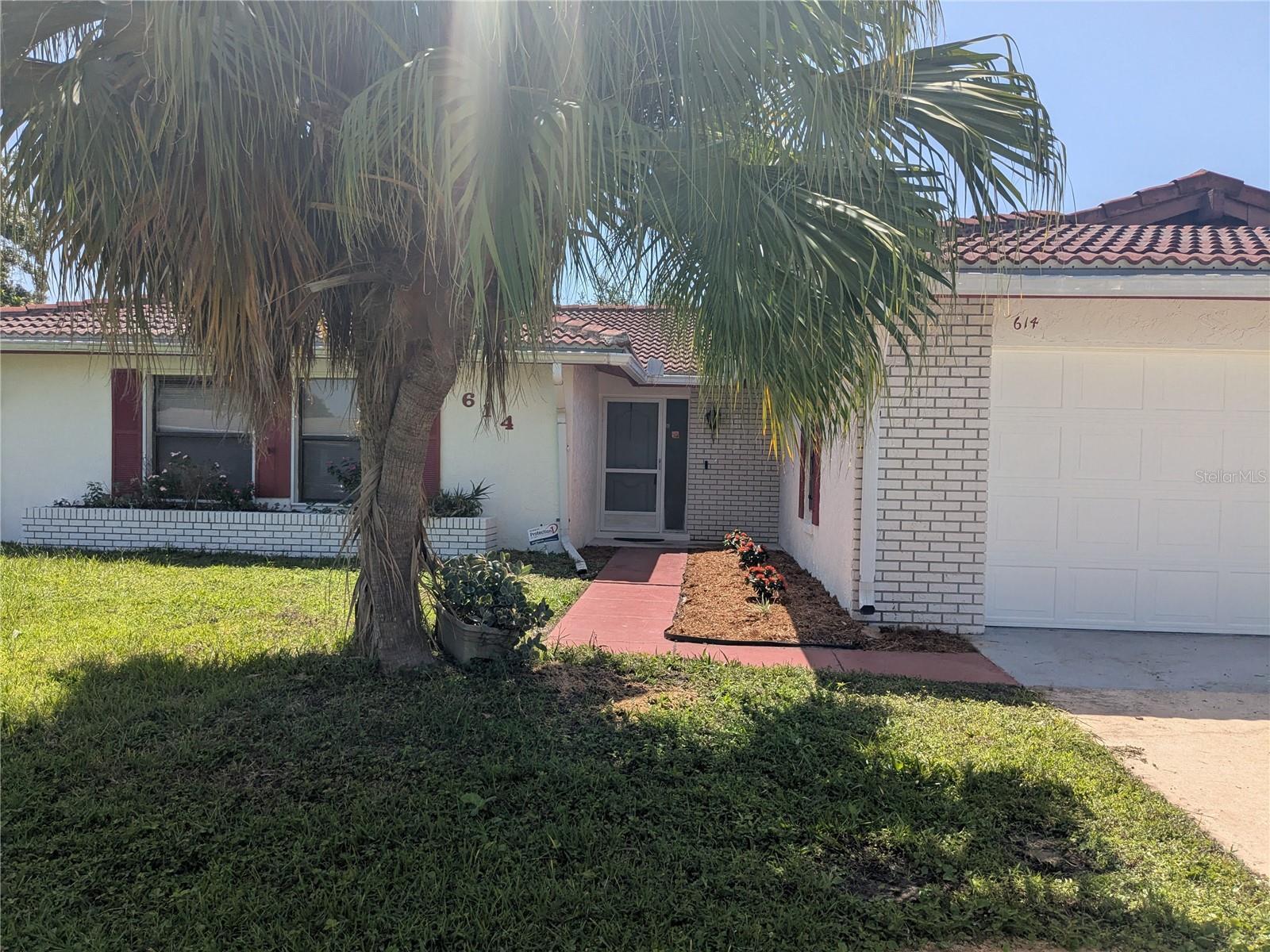 Property Photo: 614 Midiron Drive FL 34759