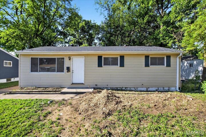 1050 Ozment Drive  Florissant MO 63033 photo
