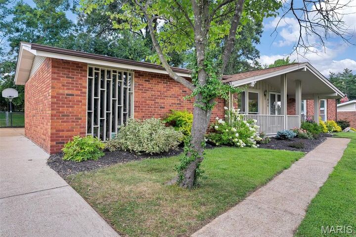 Property Photo: 836 Woodruff Drive MO 63011