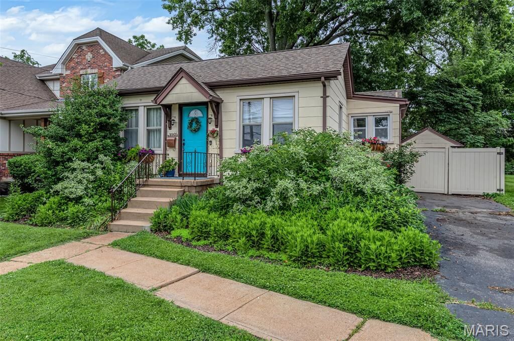 Property Photo: 8905 White Avenue MO 63144