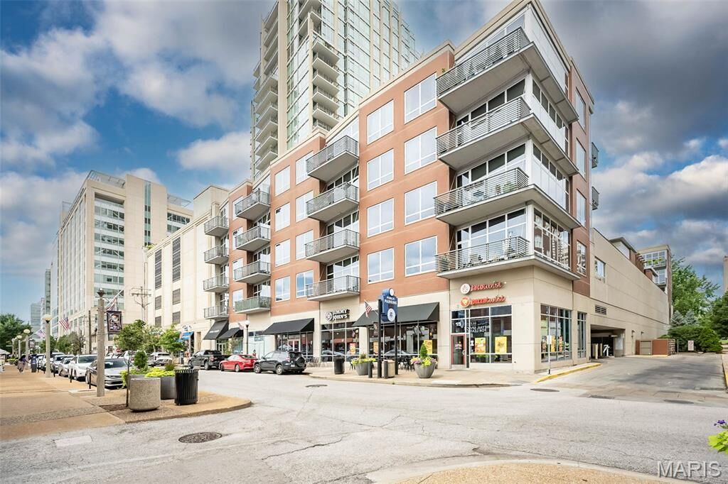 Property Photo:  9 N Euclid Avenue 509  MO 63108 