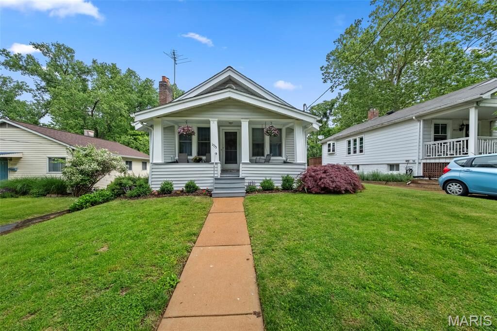 Property Photo:  1035 Tuxedo Boulevard  MO 63119 