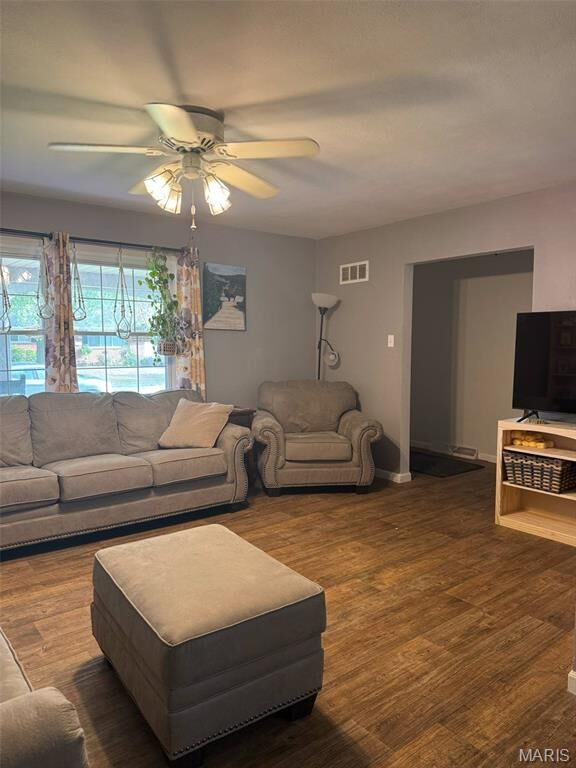 Property Photo:  147 Ash Street  IL 62095 
