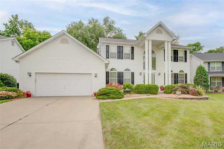 Property Photo:  249 E Governor Place  MO 63301 