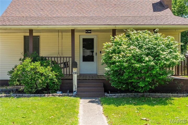 Property Photo: 523 N 6th Street IL 62095