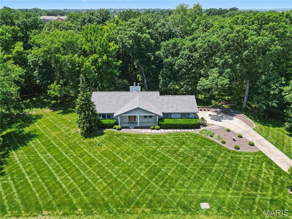 Property Photo:  3 Hickory Hill Court  MO 63366 