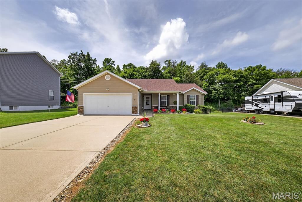 Property Photo:  581 Creekwood Boulevard  MO 63379 
