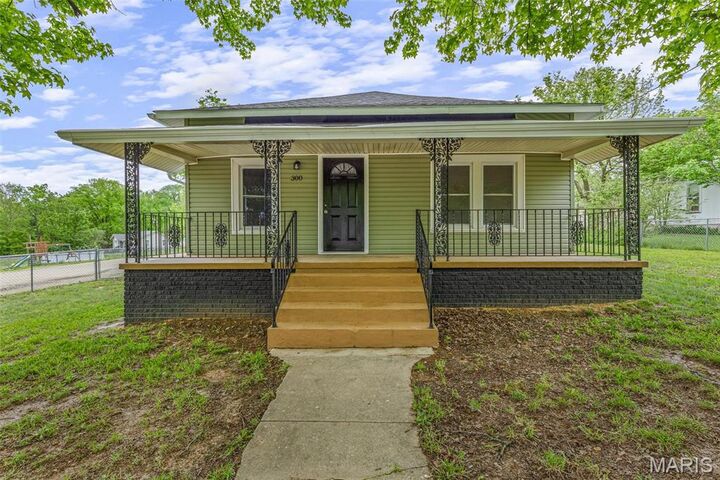 Property Photo:  300 Lewis Street  MO 63601 