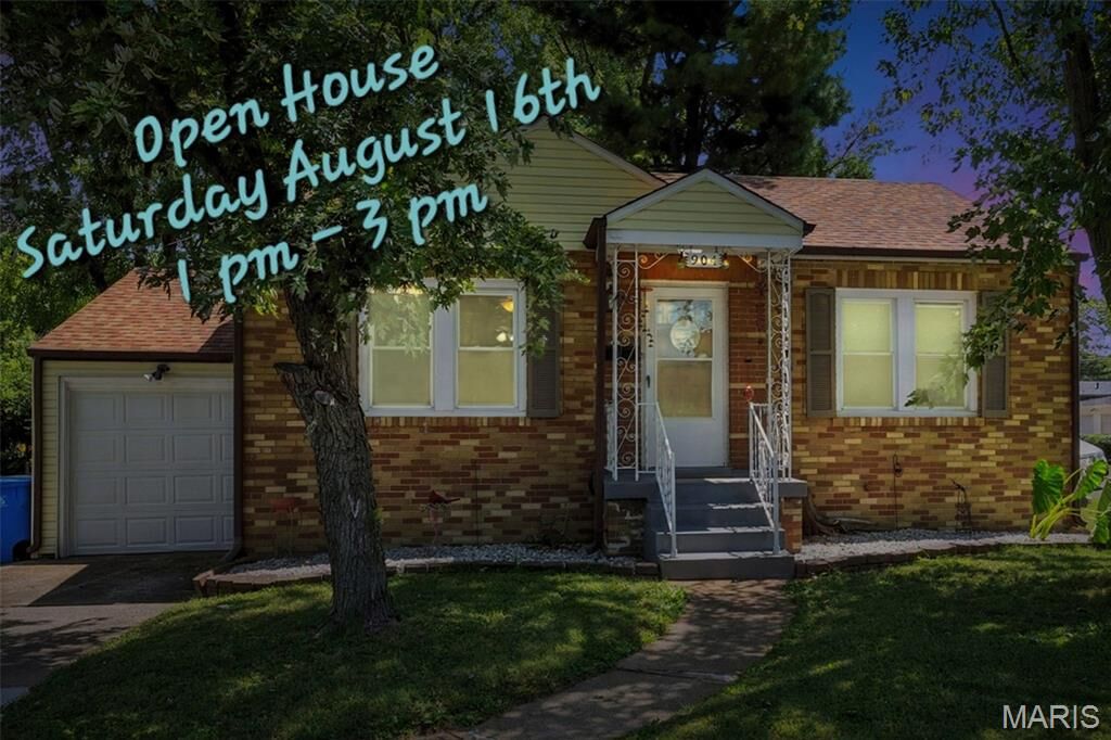 Property Photo: 904 N New Florissant Road MO 63031