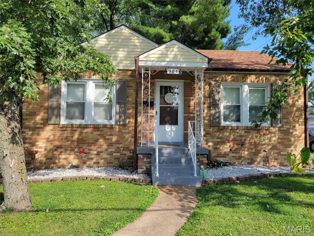 Property Photo: 904 N New Florissant Road MO 63031
